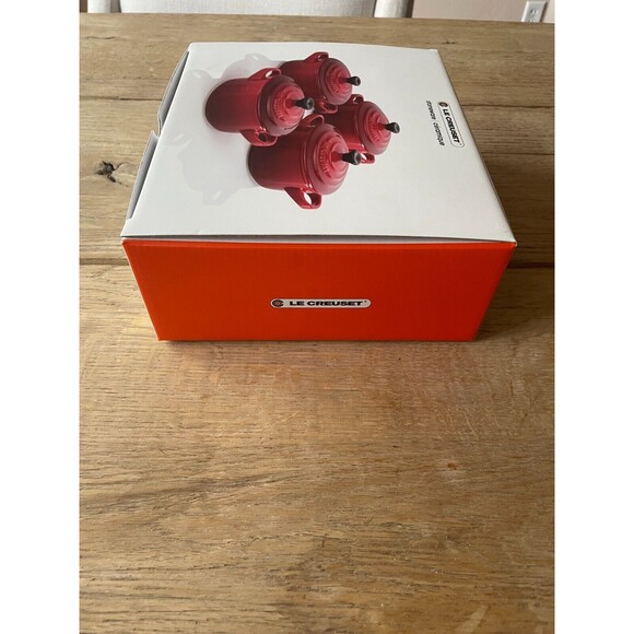 Le Creuset Stoneware Mini Cocotte Round Set of 4 8oz Cerise NEW - Picture 10 of 12